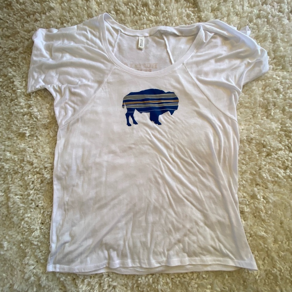 Buffalo Pub & Grill women’s tee-shirt